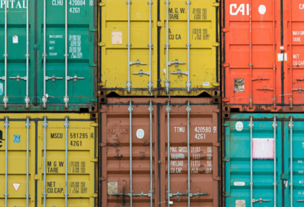 container som lastas